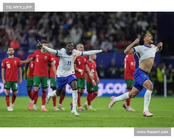 英格兰门将汉普顿凭小抄战术扑点助力球队历史性夺欧锦赛冠军